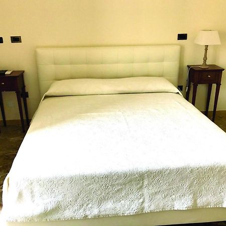 Elena Appartamento Peschiera del Garda Exterior foto